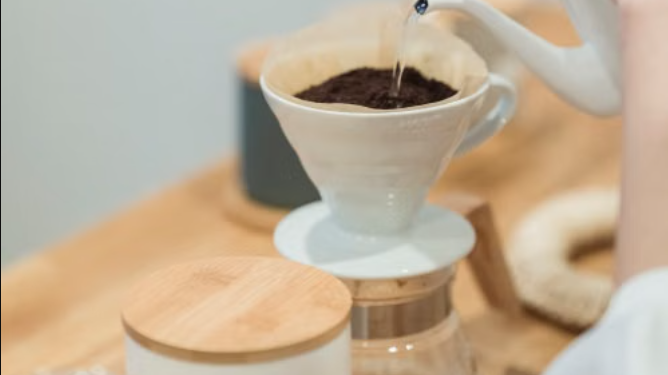 Los posos de café tratados a 350 °C se transforman en un ingrediente para fabricar un hormigón más resistente