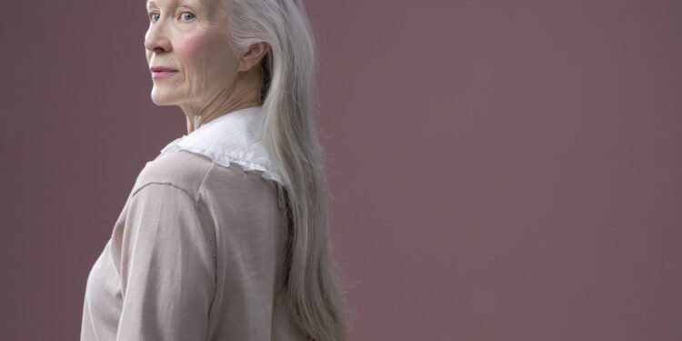 Aceptar las canas puede revelar