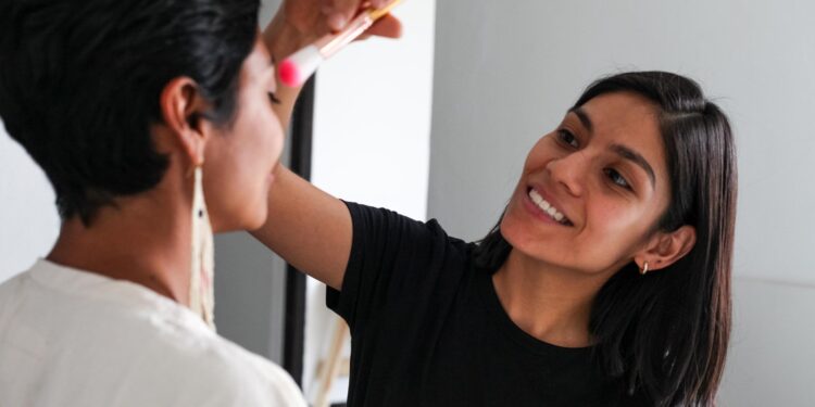 Alerta general las maquilladoras profesionales