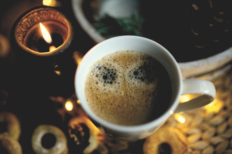 Beber café podría favorecer una