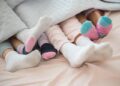 Lo que dice la psicología sobre las personas que tienen el hábito de dormir con calcetines