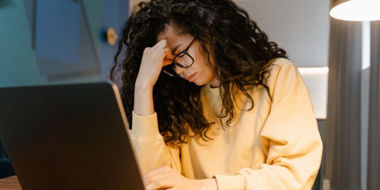 La poderosa sabiduría de Confucio: “Quien se exige mucho a sí mismo y espera poco de los demás mantendrá el resentimiento a distancia”