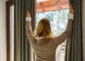 Adiós a las facturas de luz más caras en verano: esta cortina bloquea la radiación y reduce el uso del aire acondicionado