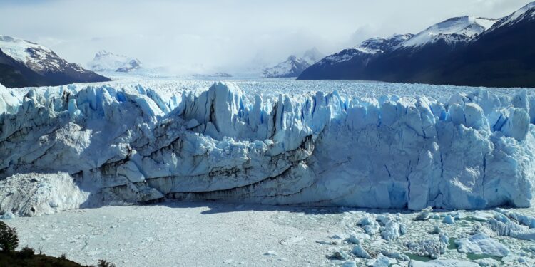 Los científicos anticipan que un glaciar del tamaño de Gran Bretaña se derretirá y el nivel del mar podría subir el doble de lo previsto