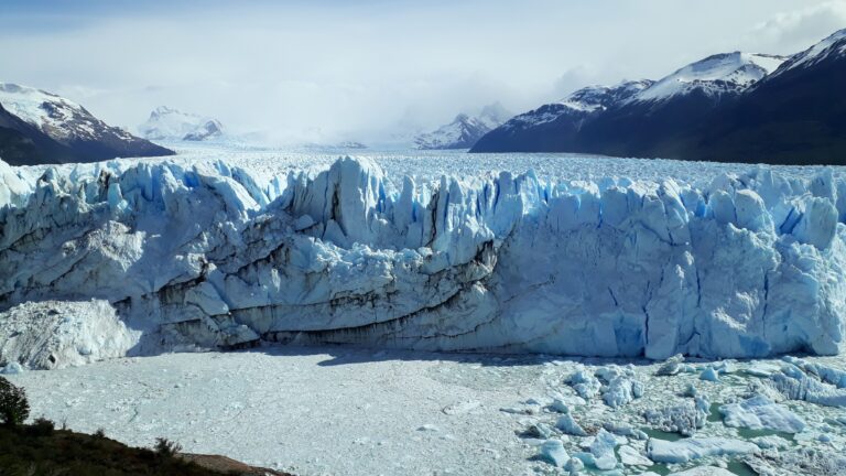 Los científicos anticipan que un glaciar del tamaño de Gran Bretaña se derretirá y el nivel del mar podría subir el doble de lo previsto