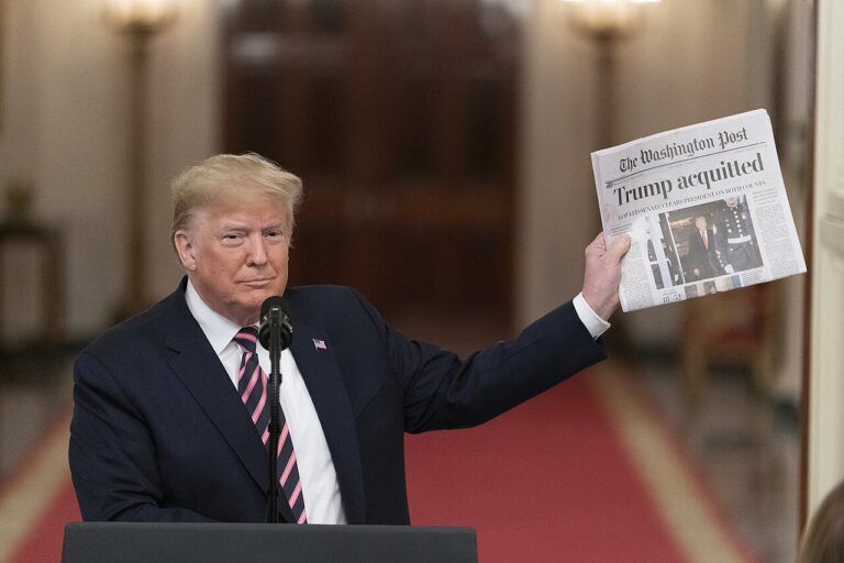 Trump señala como “enemigo” a cualquier persona que utilice la inteligencia artificial