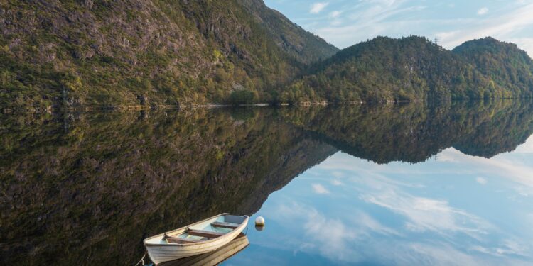 Los lagos de la Tierra esconden un universo de vida desconocida que empieza a sorprender a los científicos