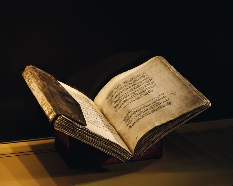 Un manuscrito medieval vinculado a Enrique VIII revela una historia oculta durante siglos