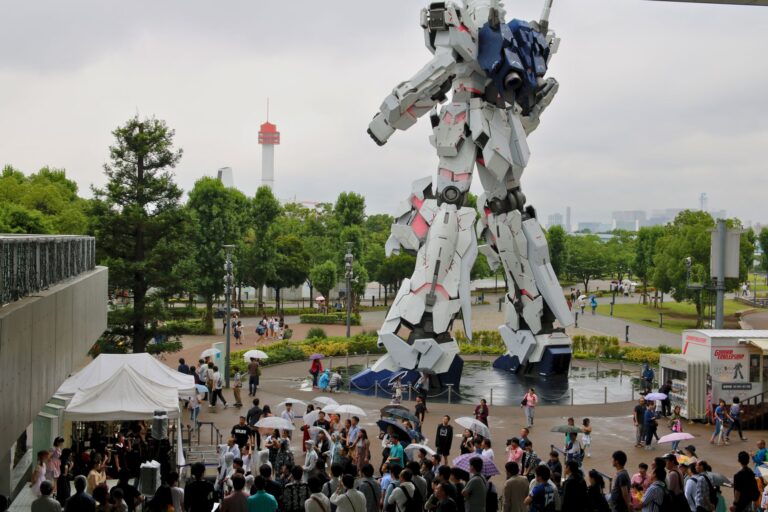 Robots gigantes casi metros lucharán