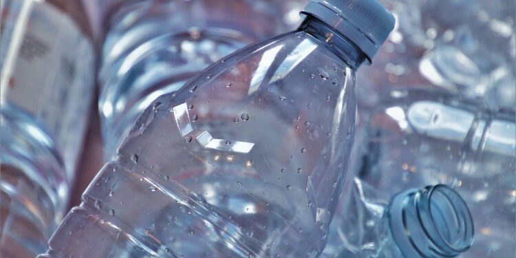 Tienes botellas plástico casa tienes