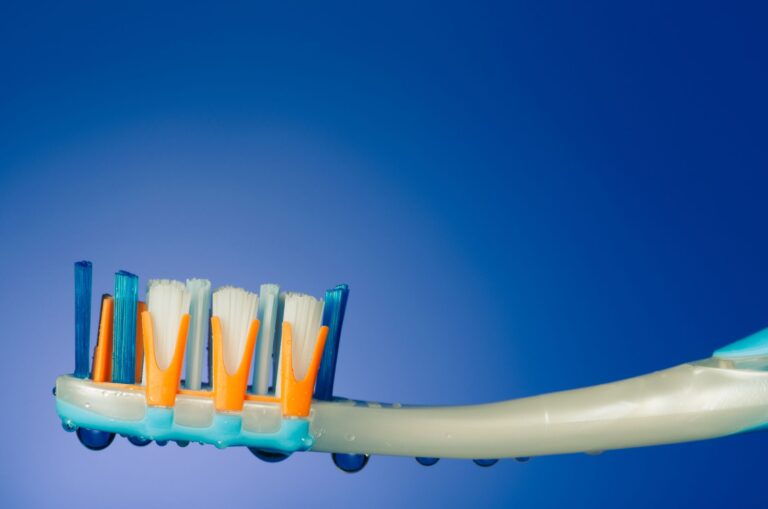 Tienes cepillo dientes viejo encendedor