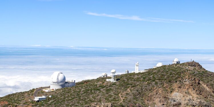 Telescopio creado fotografiar galaxias lejanas