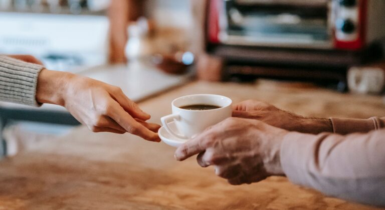 Una taza café crea cuarenta