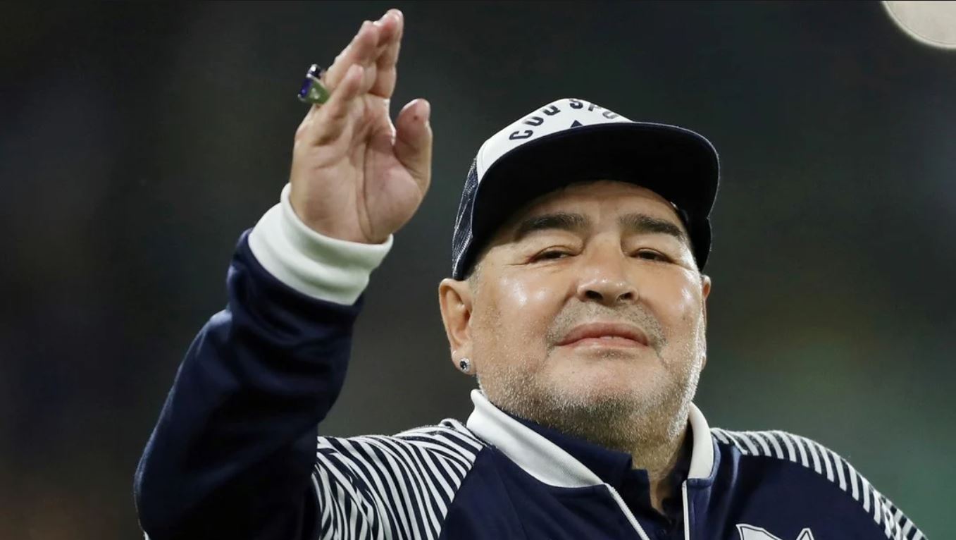 Conmoción: Diego Maradona fallece a los 60 años tras sufrir un paro cardíaco  | Vistazo